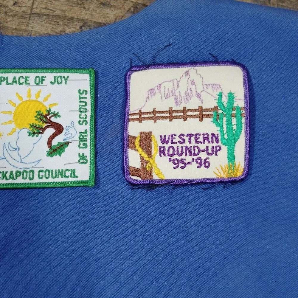 Vintage Girl Scout Vest Sz Large 11/12 13/14 Blue Badges Illinois USA Pins